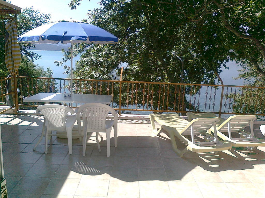 Goel Pension Egirdir Екстер'єр фото